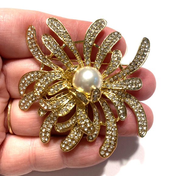 Runway Statement Gold Splash Brooch White Rhinestones & Faux Pearl Bead Mod Art - Picture 5 of 7
